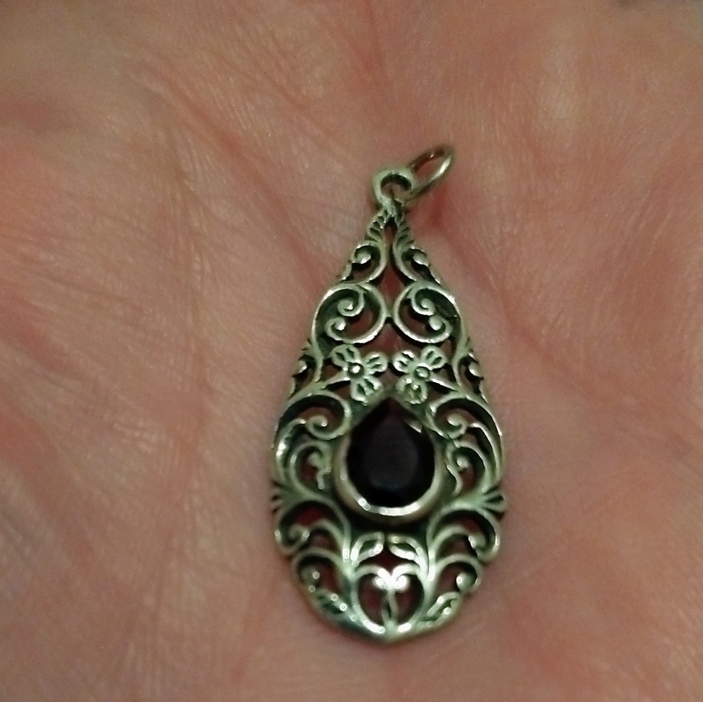Elegant Vintage Estate Sterling Silver Pendant with Genuine Garnet Gemstone